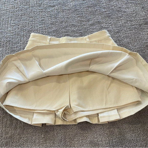English Factory Flap Pocket Mini Cargo Skort, Beige, Size Small, NWOT, Utility - Picture 9 of 14